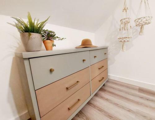 The Spruce Western Boho Dt 2 Bed And Makeup Room