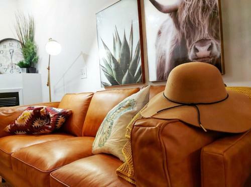 The Spruce Western Boho Dt 2 Bed And Makeup Room