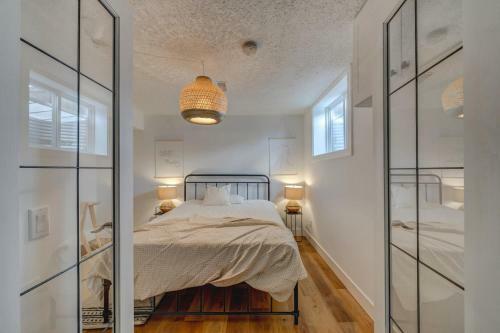 The Elm 4 Bed Bungalow With Backyard And Firepit