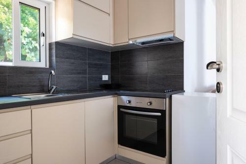 Marachi Top Floor Seaview Apartment