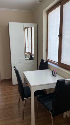 Beachfront 1-bedroom Stylish & Compact Apartment