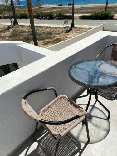 Beachfront 2 Bedroom Villa In Pervolia Larnaca.