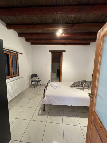 Traditional Holiday House In Louvaras Village