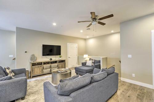 Modern Flagstaff Townhome Less Than 3 Mi To Downtown!