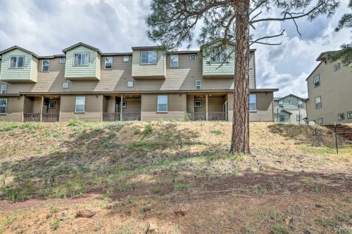 Modern Flagstaff Townhome Less Than 3 Mi To Downtown!