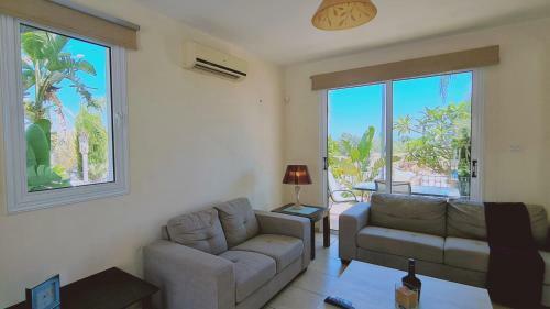 Stay : Sunny Bay Villa