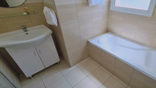 Stay : Sunny Bay Villa