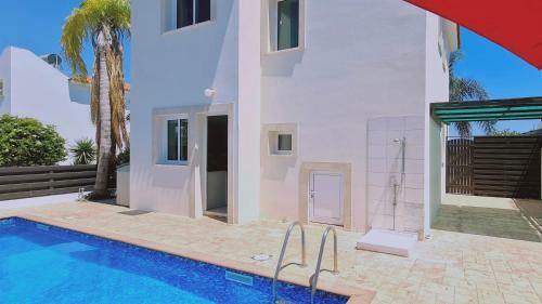 Stay : Sunny Bay Villa