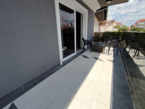 Luxury Apartments-la Dino Maky