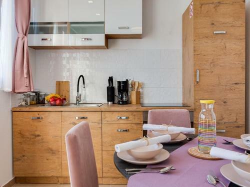 Hostal Rina Apartments