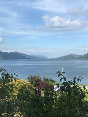 Cosy House With Loch View