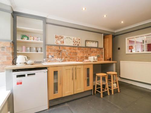 Roanview Cottage