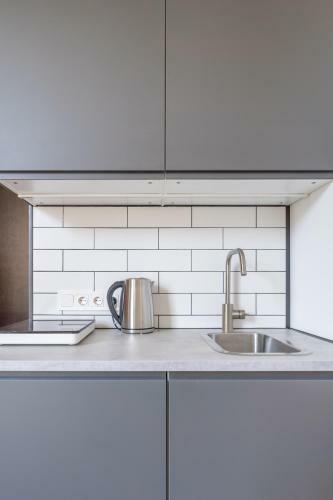 Sunny & Quiet Former Library Apartment - Ideal Location