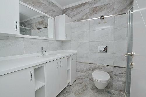 Sea View Apartment, 5 Mins To The Beach