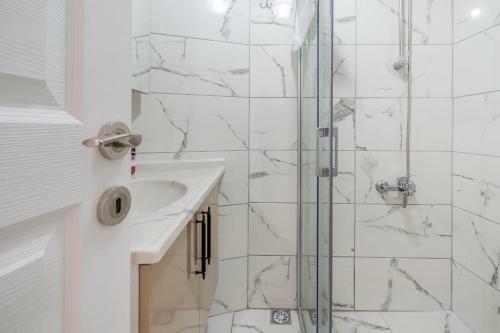 Centrally Located 2 Bedroom Apartment