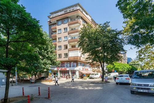 Centrally Located 2 Bedroom Apartment