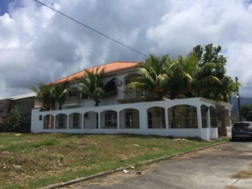 Omoa?s House- House Ahar�