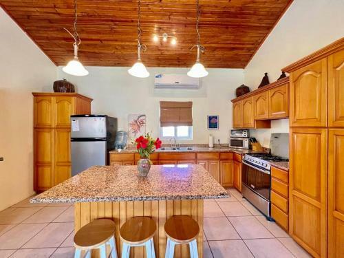 Apartamento Cozy Condo @sunset Villas, West End