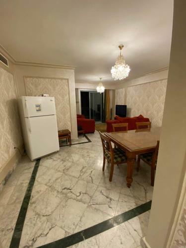 Four Season Hotel-luxury Apartments