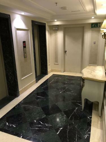 Four Season Hotel-luxury Apartments