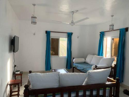 Apartamento Breezy African Inspired Two Bedroom Flat.