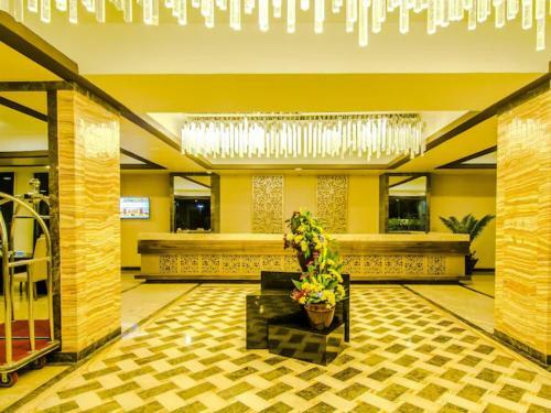 Hostal Room In Bb - Prideinn Azure Hotel Nairobi 7
