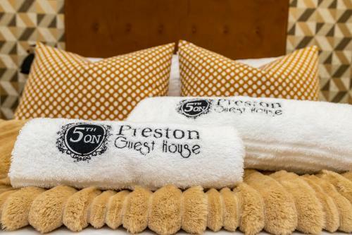 Hostal 5th On Preston Guest House