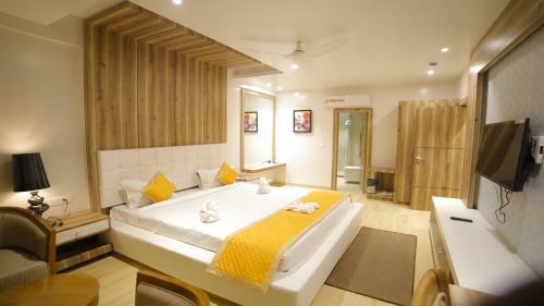 Dhamma Grand Hotel Resort