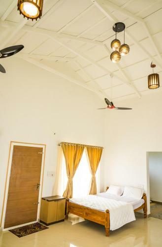 Tinton Hillstay