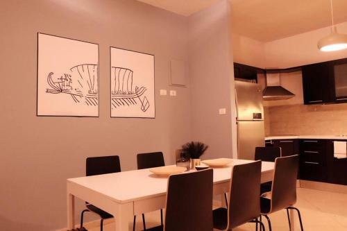 Garden Apartment With Jacuzzi In Rechavia
