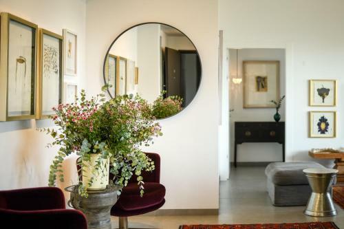 Sunny Architectonic Apartment With Green Terrace