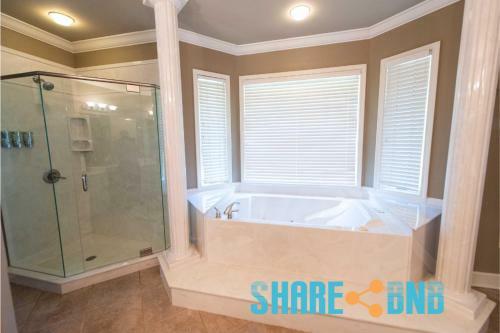 Huge Lakefront Home W Swimming Pool Ev Charger