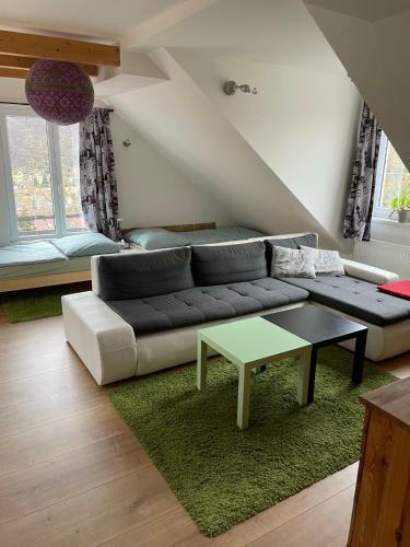Villa D?m V Hl�sn� T?ebani