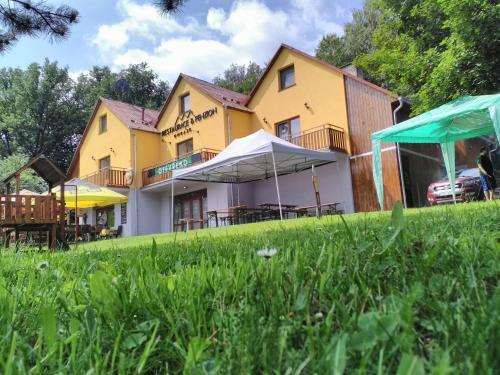 Hostal Penzion U Hr�ze