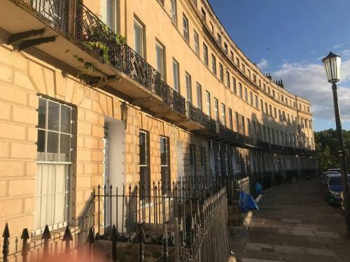 Lovely 1-bed Apartment In Bath