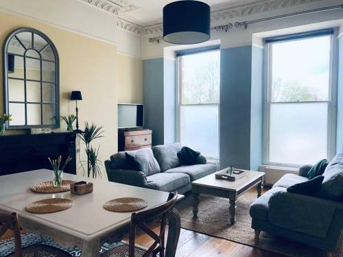 Lovely 1-bed Apartment In Bath