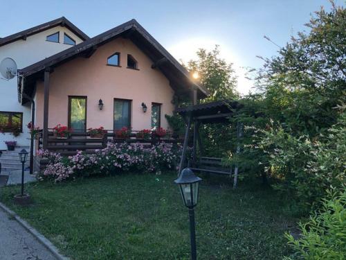 Nona House