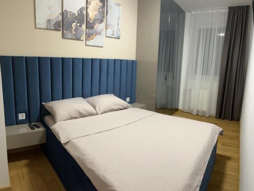 Leni Apartment Center