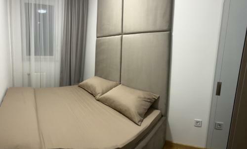 Leni Apartment Center