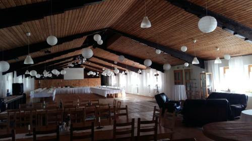 Hostal Banarka - Penzion, Camping, Caravan Park, Enduro