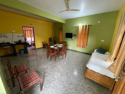 Peaceful 2-bedroom Apartment With Common Pool, Mandrem, Goa