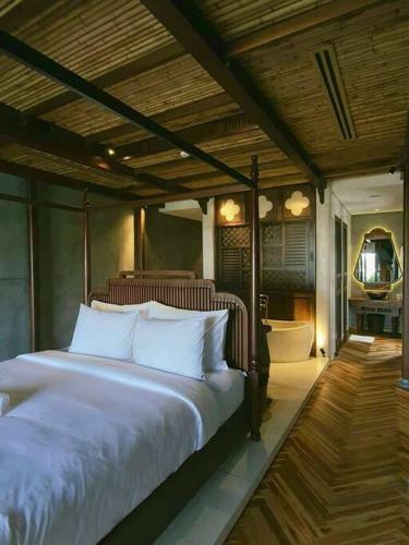 Peacefully 5 Br Villa On Quiet Hoi An River Resort