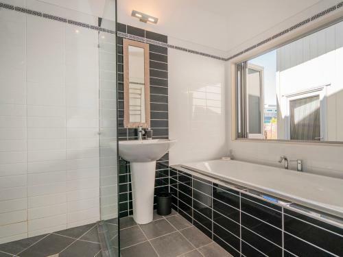 Matarangi Majesty - Matarangi Holiday Home