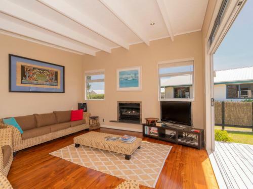 Matarangi Majesty - Matarangi Holiday Home