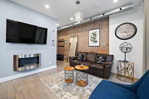 Lovely 3 Br In Central Bishop St Montreal