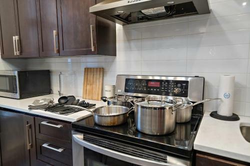 Lovely 3 Br In Central Bishop St Montreal