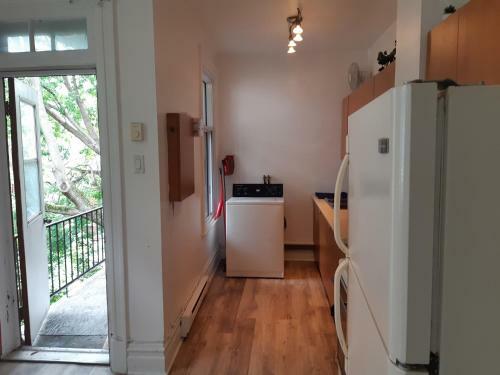 Tv + Netflix / High Speed Internet / Room C