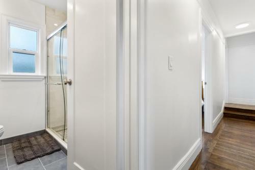 @ Marbella Lane - Burlingame Modern Corner 3br