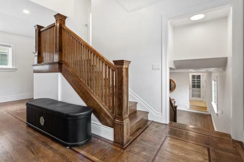 @ Marbella Lane - Burlingame Modern Corner 3br