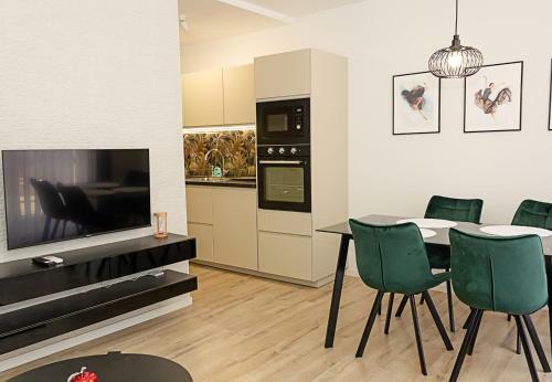 Stylish 1bd Apartment With A Nice Cozy Balcony